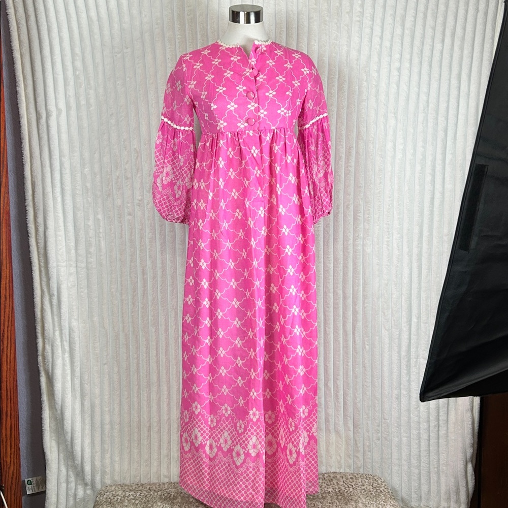 Vintage 60s/70s long sleeve floral print balloon sleeve Hawaiian maxi dress S
